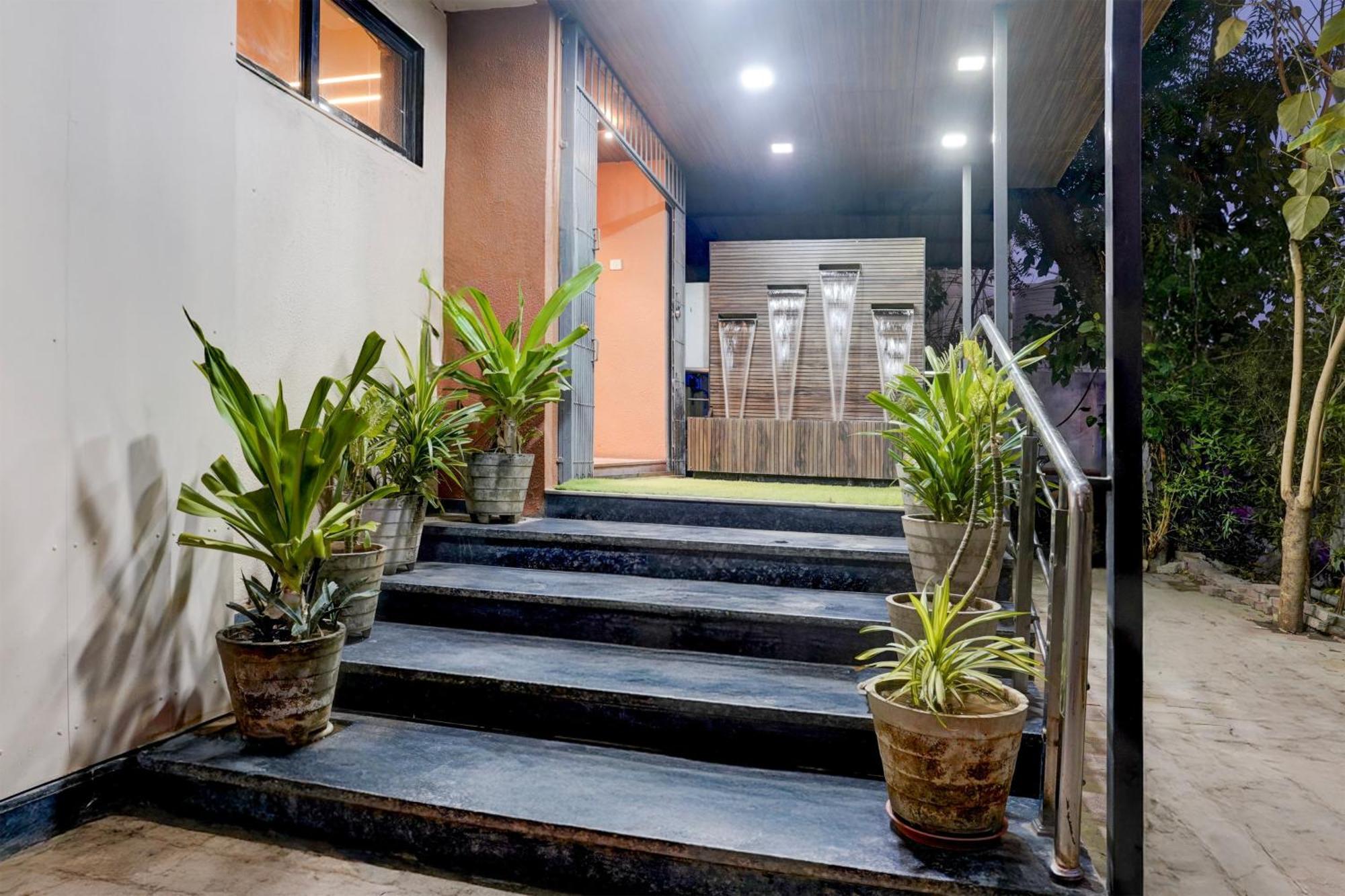Palette- Siddharth Inn กันตินาการ์ ภายนอก รูปภาพ