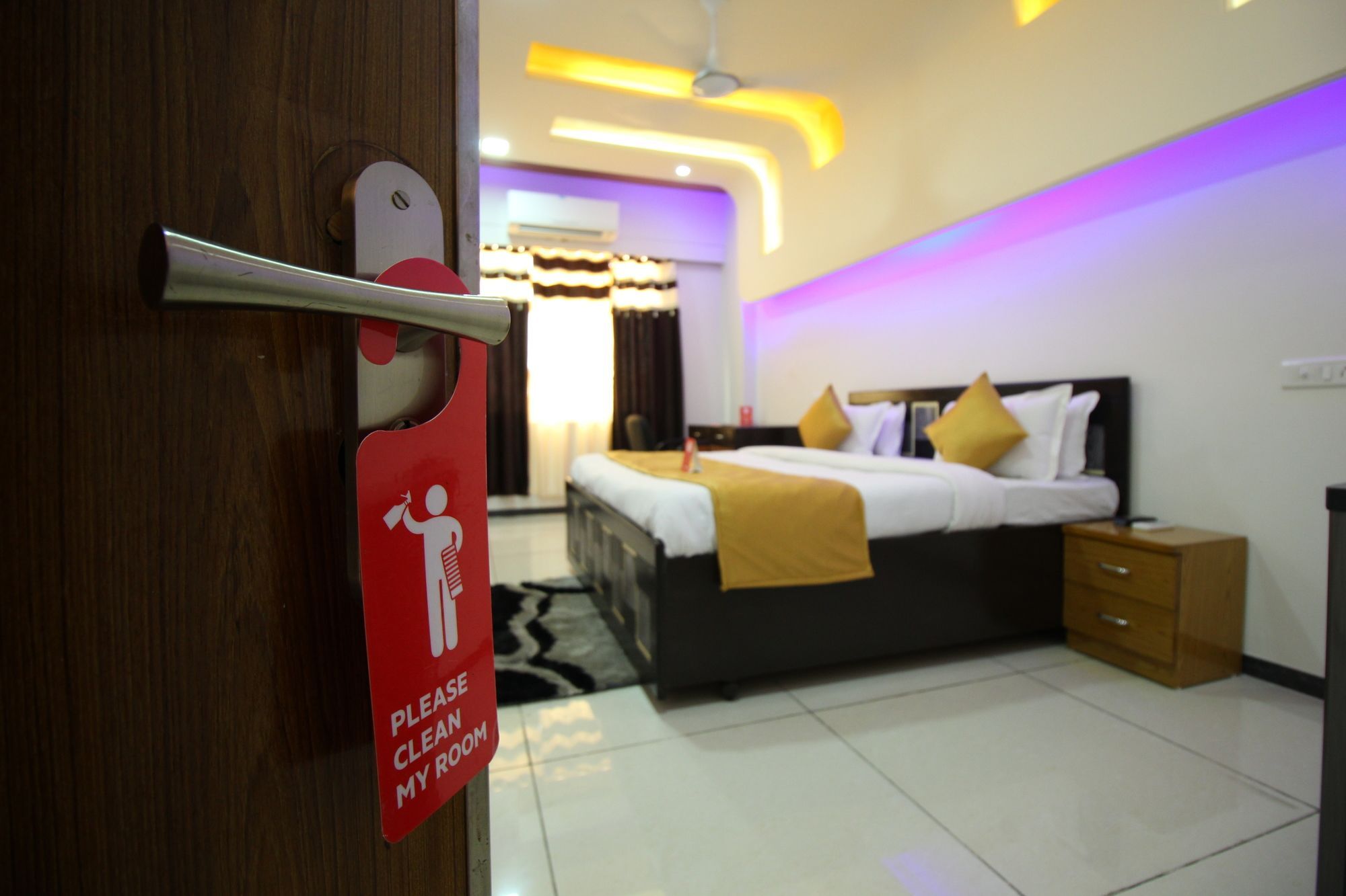 Palette- Siddharth Inn กันตินาการ์ ภายนอก รูปภาพ